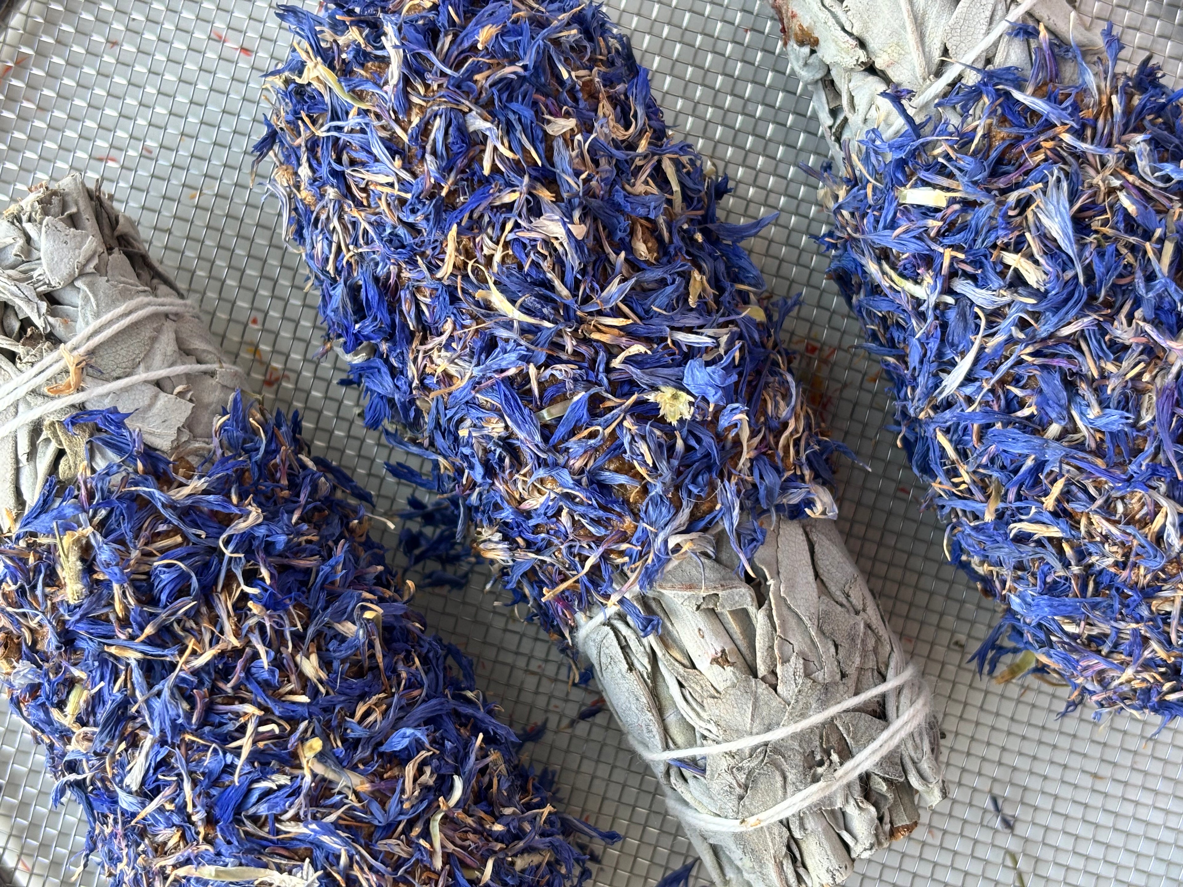 BLUE VEIL – White Sage Limited Summer Edition