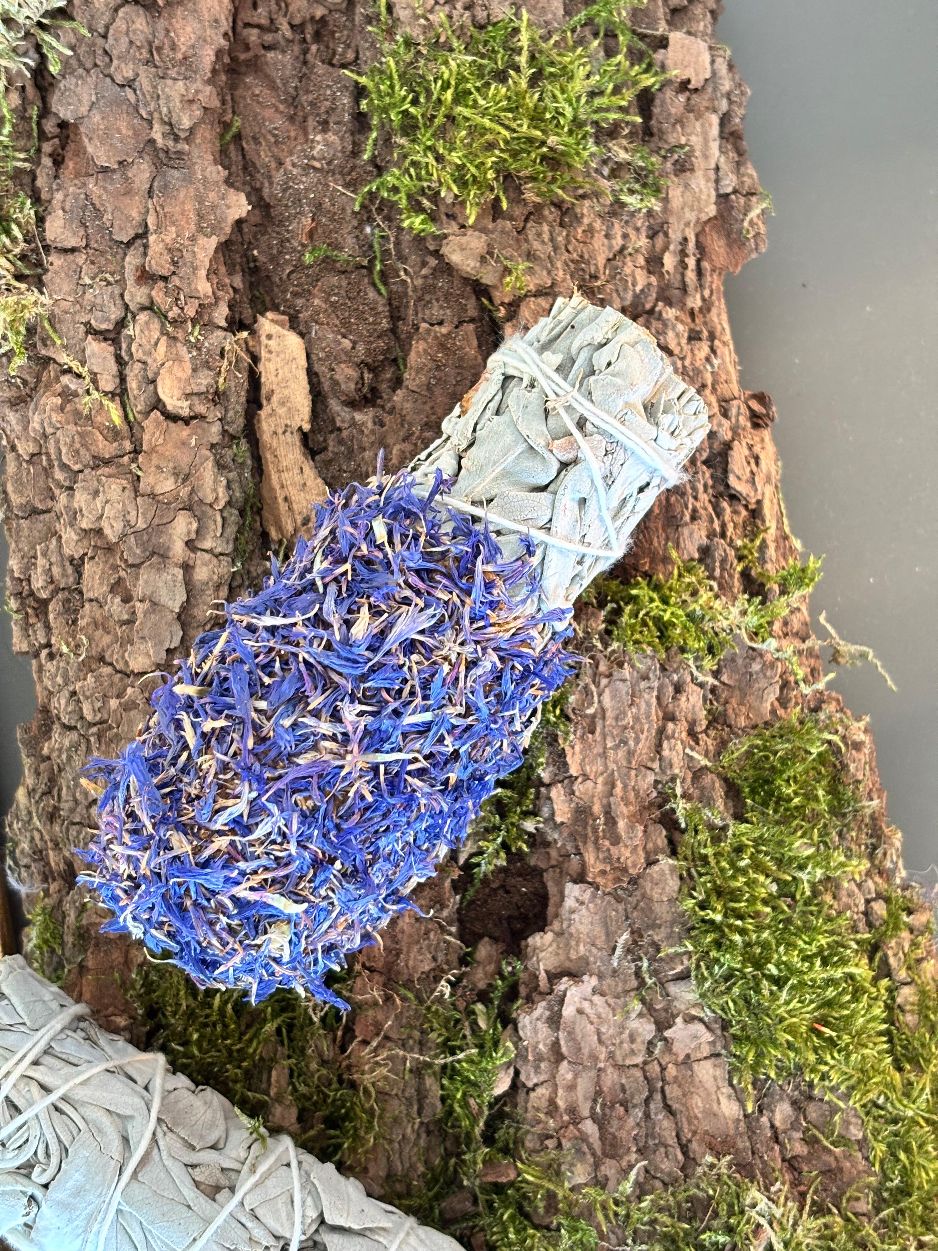 BLUE VEIL – White Sage Limited Summer Edition