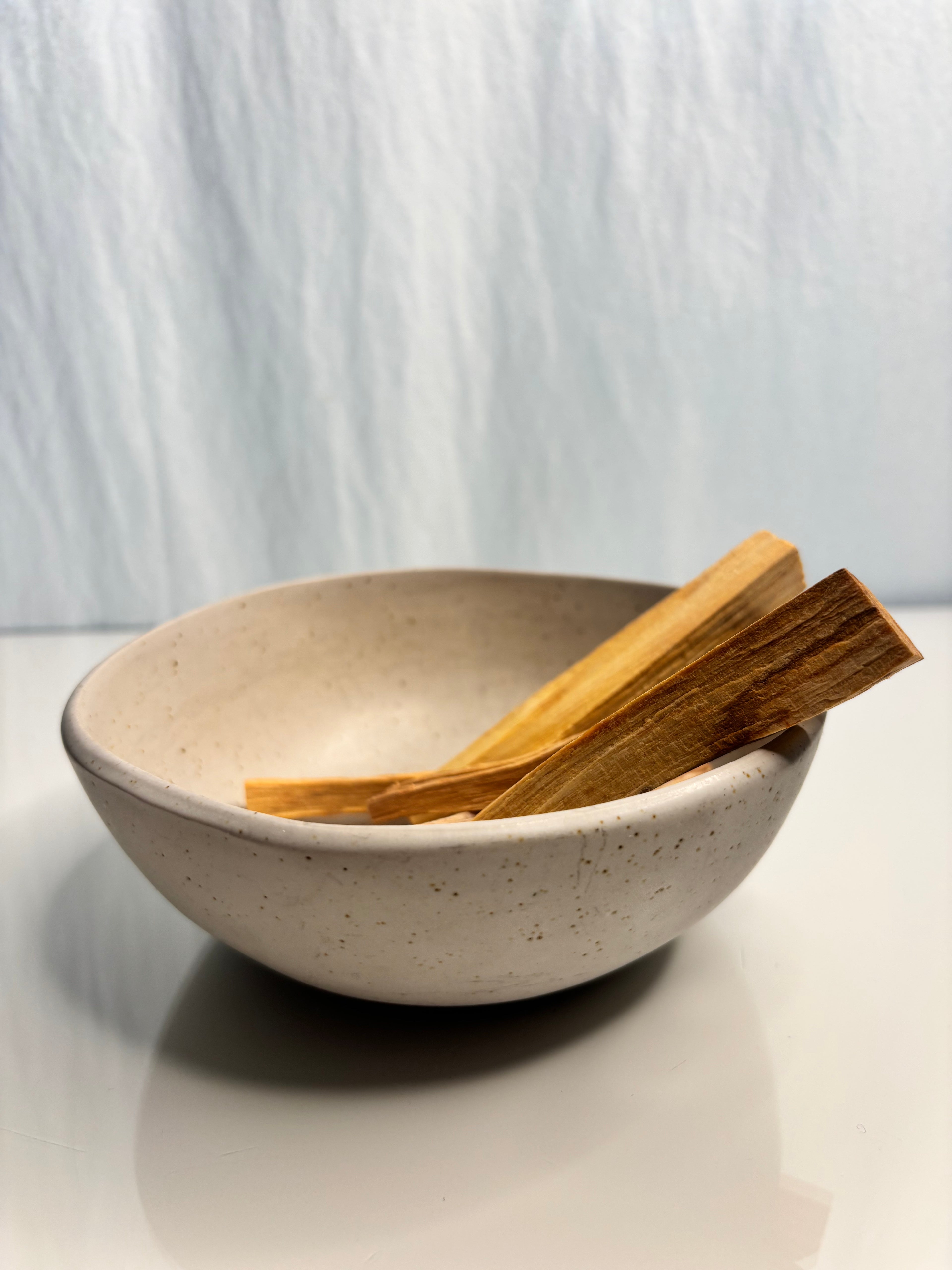 Palo Santo Hölzer in einer edlen Schüssel